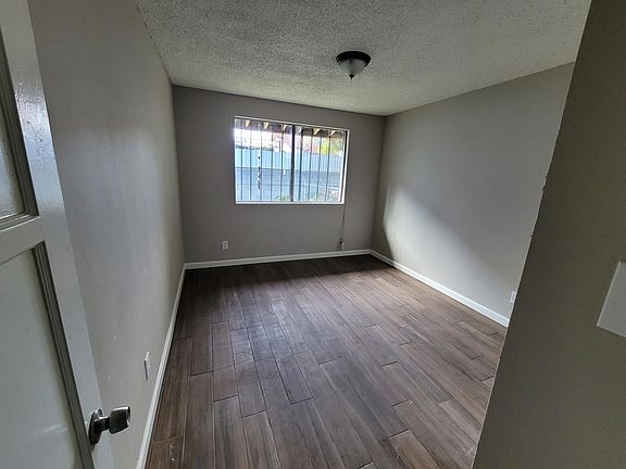 3rd image of 4441 Santa Ana St #B