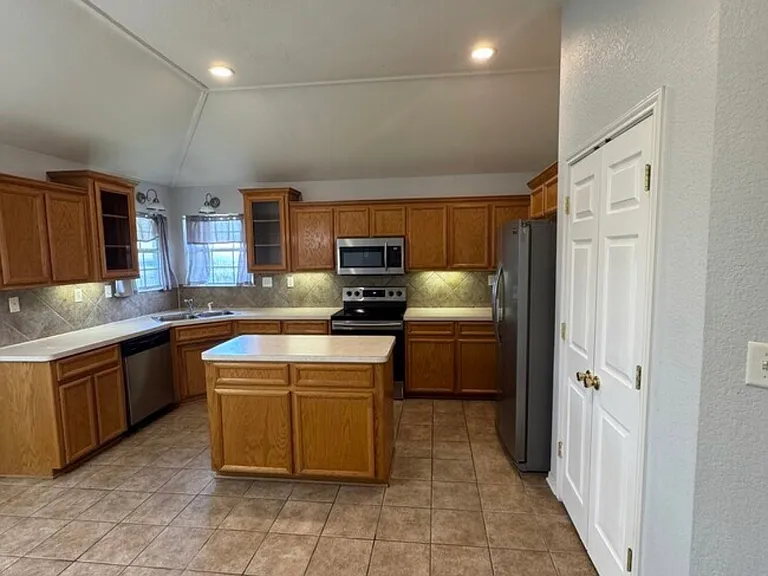 4301 Capri Dr — Photo 15
