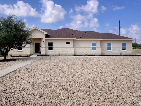 100 S Micah Andrews, Blanco, TX 78606