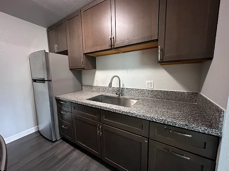 901 Carro Dr #3 — Photo 7