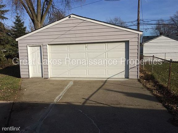 2nd image of 26620 Woodmont St