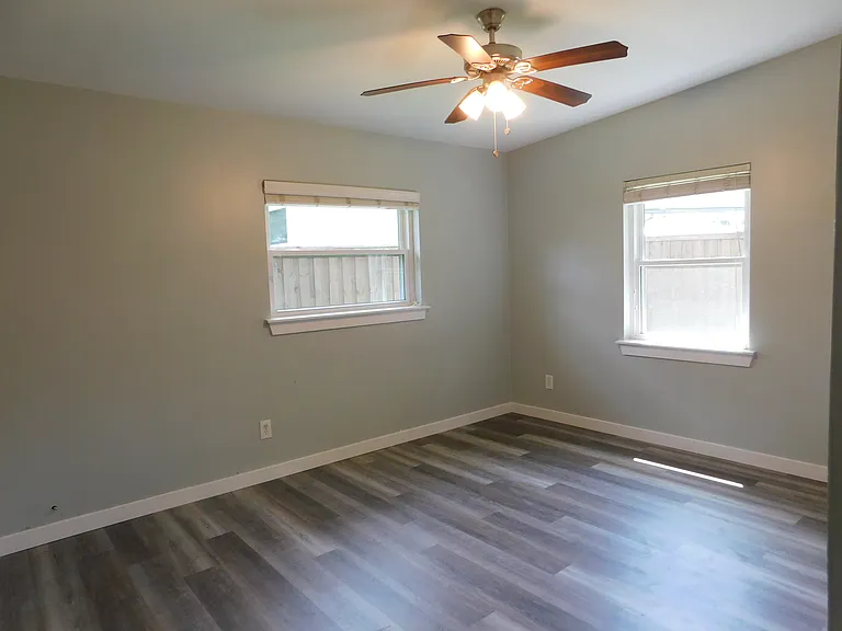 2252 Howard Dr — Photo 28