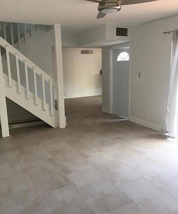 4th image of 1010 NE 8th Ave APT 03A