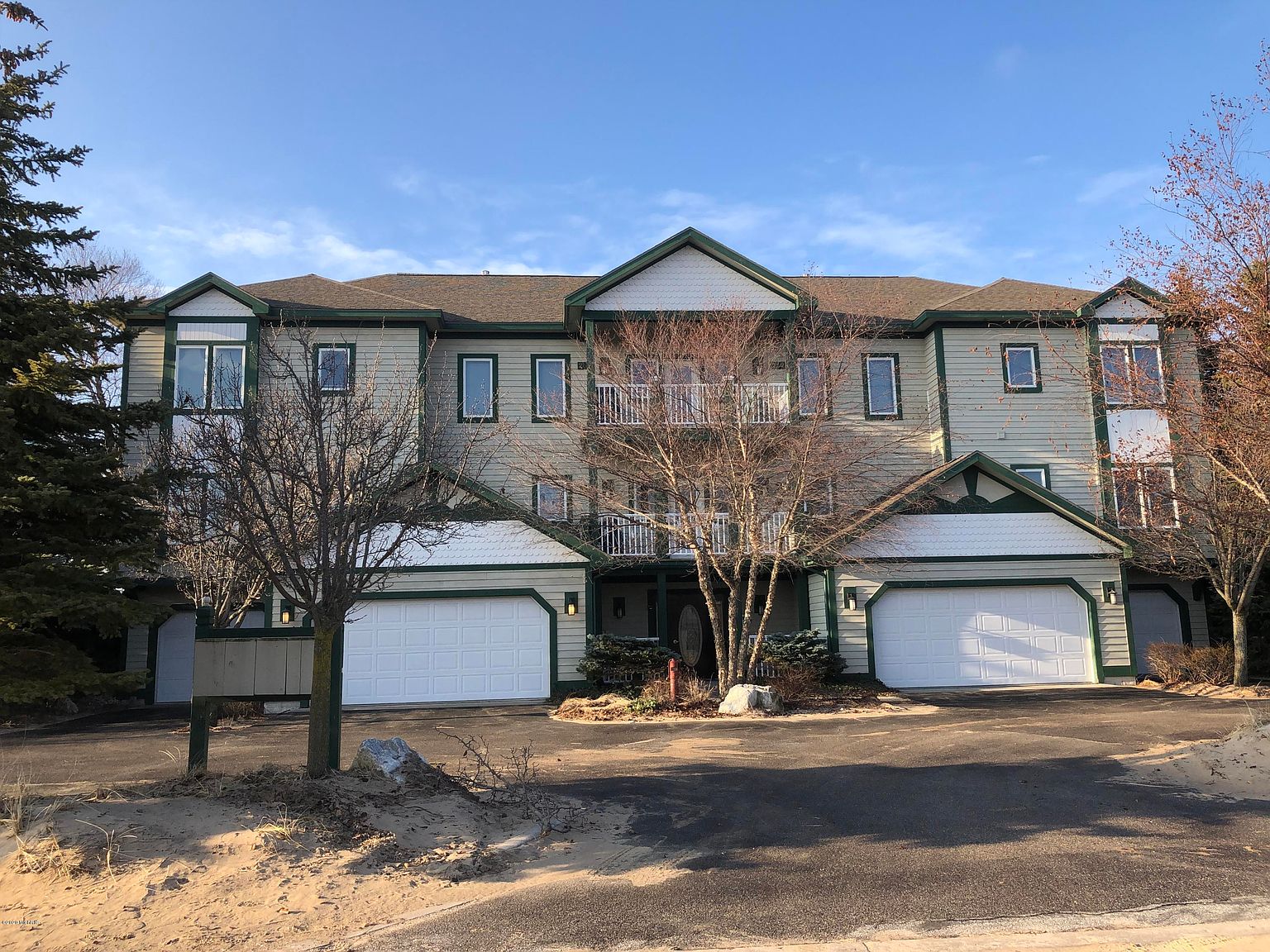 252 Lakeshore Dr, Manistee, MI 49660 Zillow