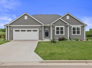 35077 Yahara Dr, Summit, WI 53066