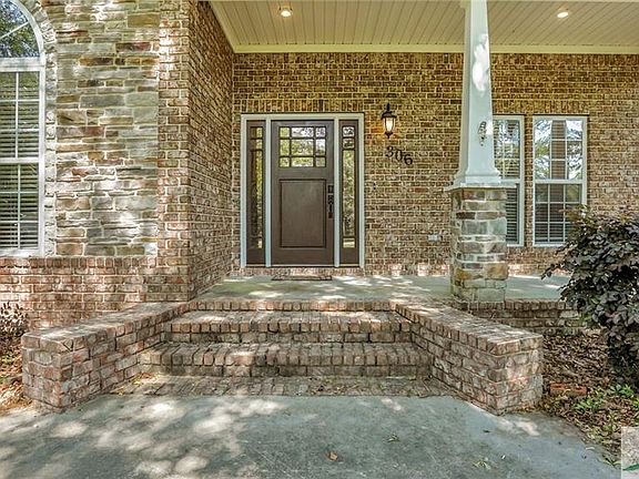 3rd image of 306 Westminster Dr