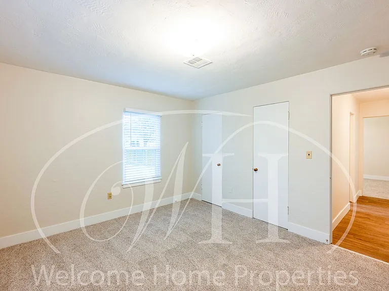 24 NE Ash Ave — Photo 21