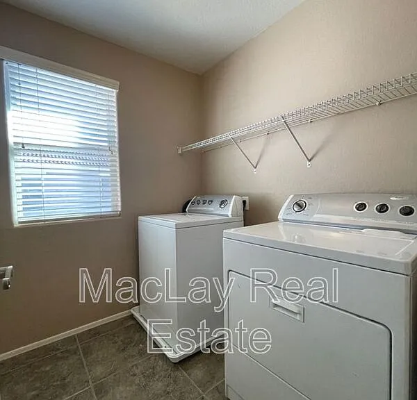 10024 E Isleta Ave — Photo 13