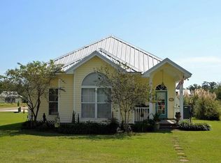 26286 Riverscape Dr, Springfield, LA 70462