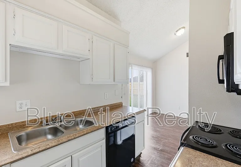 1612 Hunterwood Dr — Photo 8