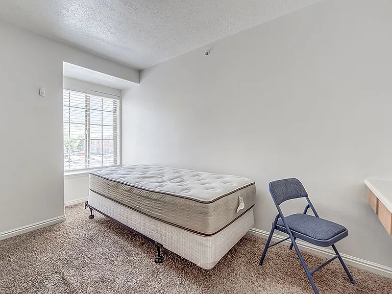 567 N University Ave #212 — Photo 2