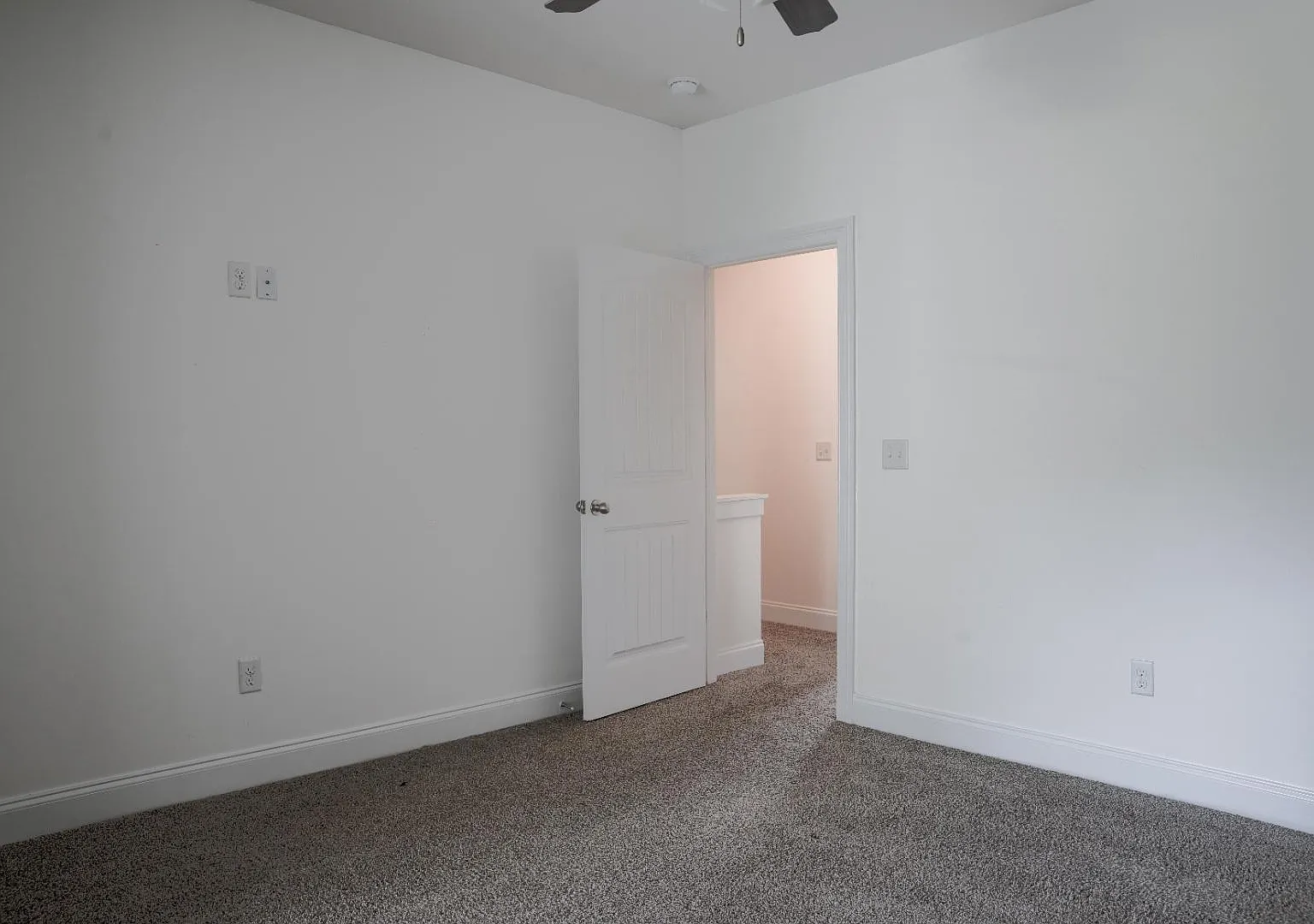 446 Walker Cir - 446 Walker Cir — Photo 4