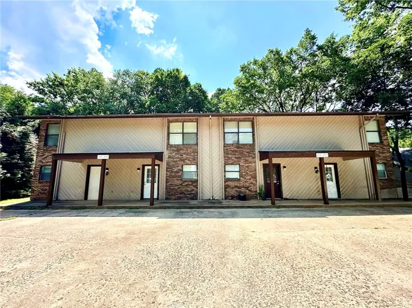 2101-2103 E Oaks Dr #2105, Fayetteville, AR 72704