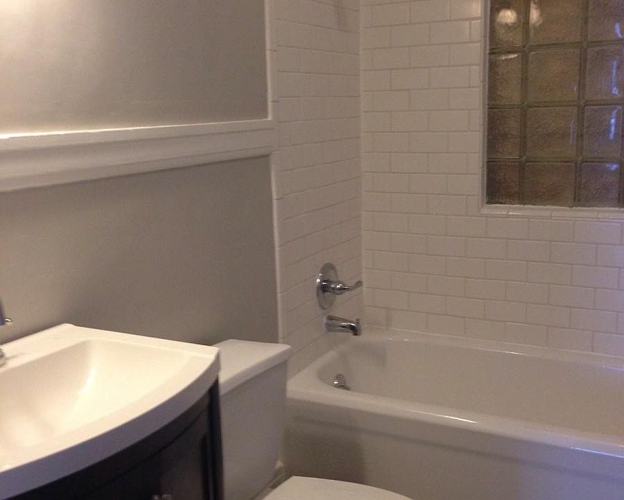 2nd image of 807 Grand Ct