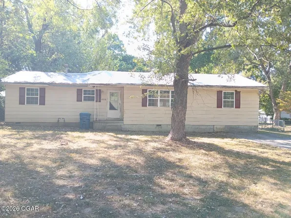416 N Zinc Pl, Carterville, MO 64835