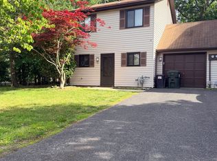 5 Wren Way, Howell, NJ 07731