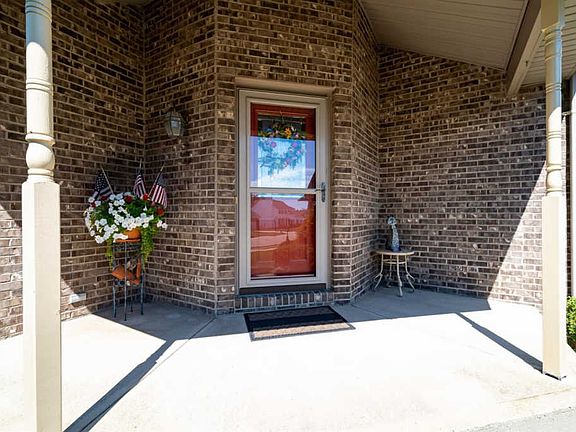 4th image of 637 Copperfield Ln