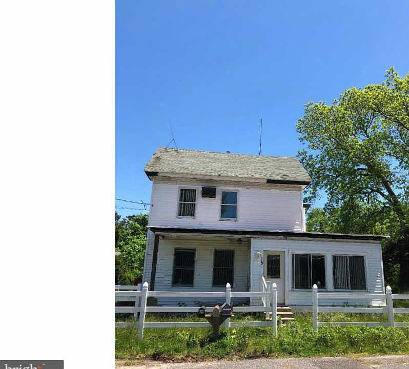 2nd image of 15 Hall St