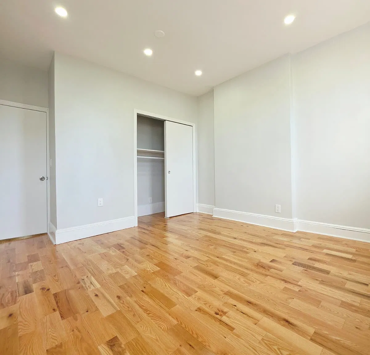 3 bed, 1000 sqft, $2,650 — Photo 4