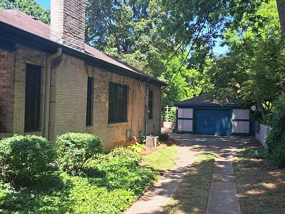 2nd image of 204 S Shaver St