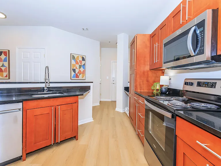Knoll Crest Apartments — Photo 53