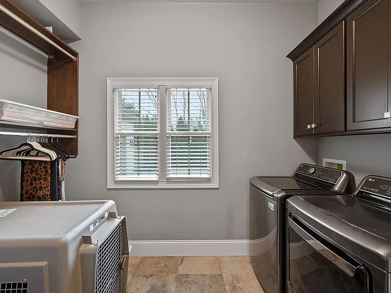7715 Cathedral Hill Dr — Photo 19