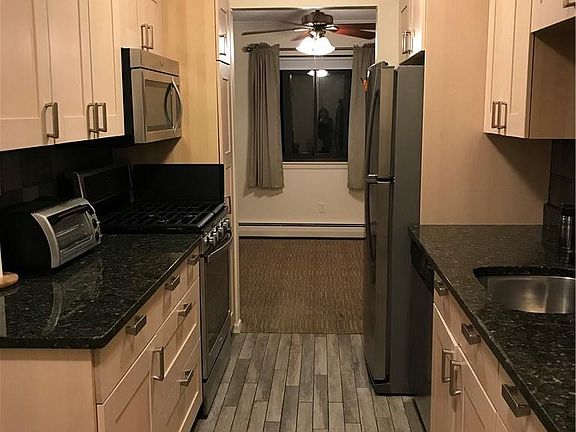 4th image of 10 Brevoort Dr APT 1B