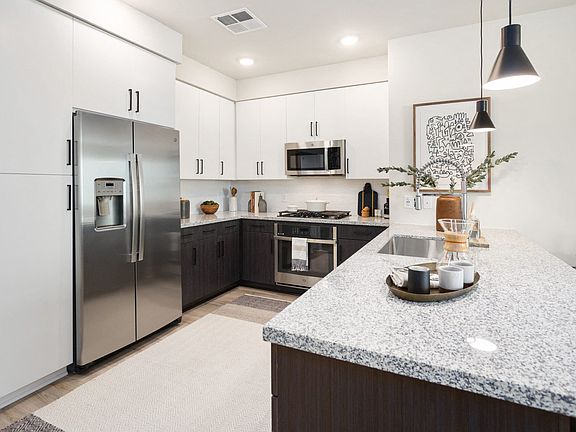 2nd image of 320 E Portland St #533