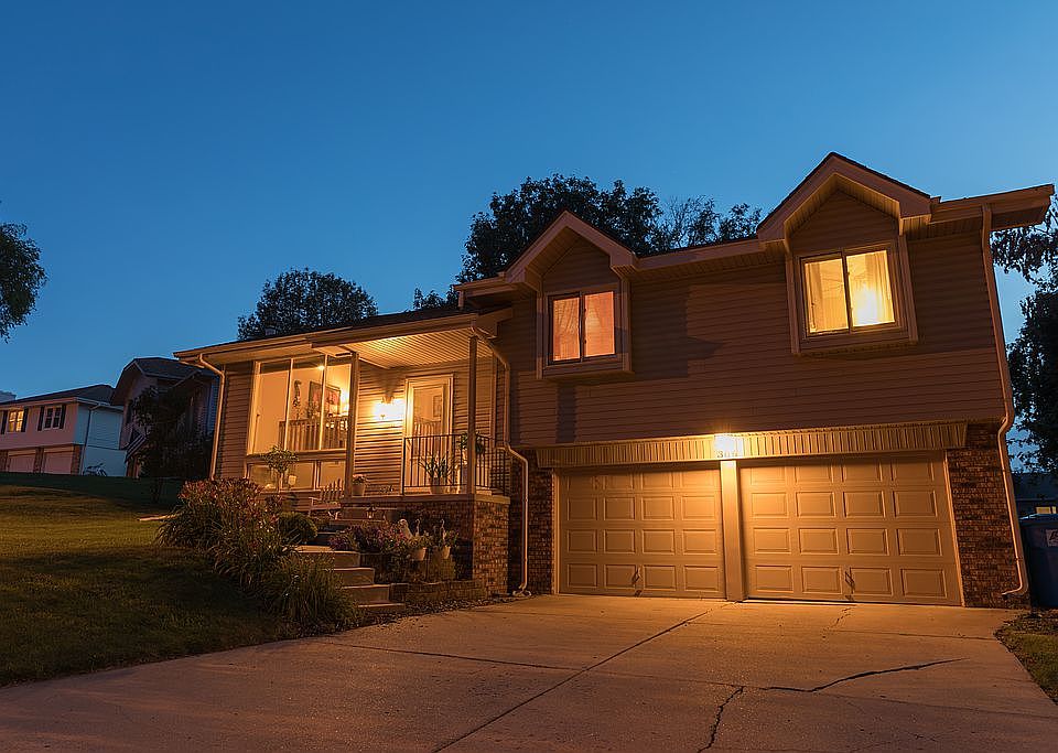 1st image of 306 Flint Cir