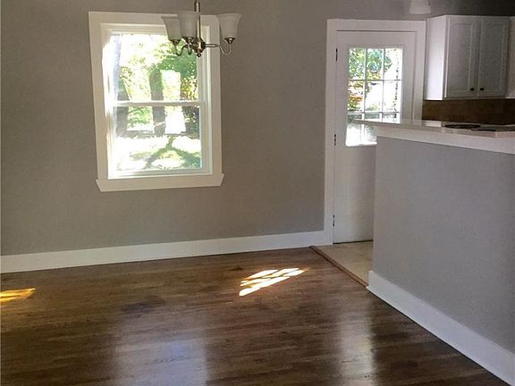 5th image of 155 Nancy Dr SE #0