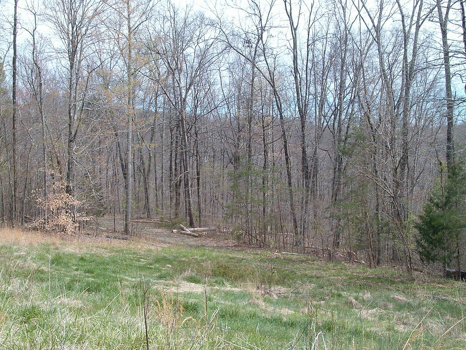 1st image of 141 Woods Ln