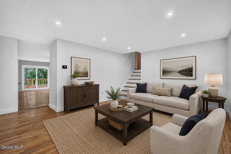 4th image of 8 Cedarcrest Drive