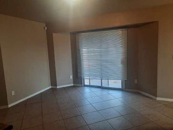 3rd image of 4624 Lolo Caldera Way