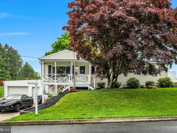 319 N Walnut St, Mount Holly Springs, PA 17065