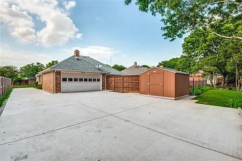 2nd image of 1217 Mackie Dr