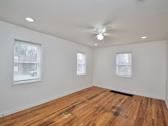 4th image of 118 Glenridge Pl #B