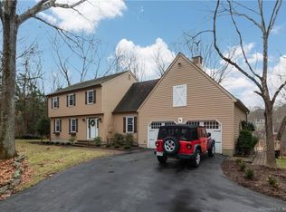 41 Streamview Cir, Guilford, CT 06437