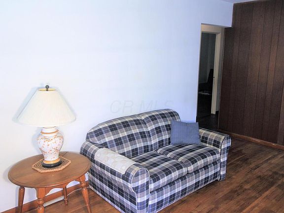 5th image of 472 E Lincoln Ave
