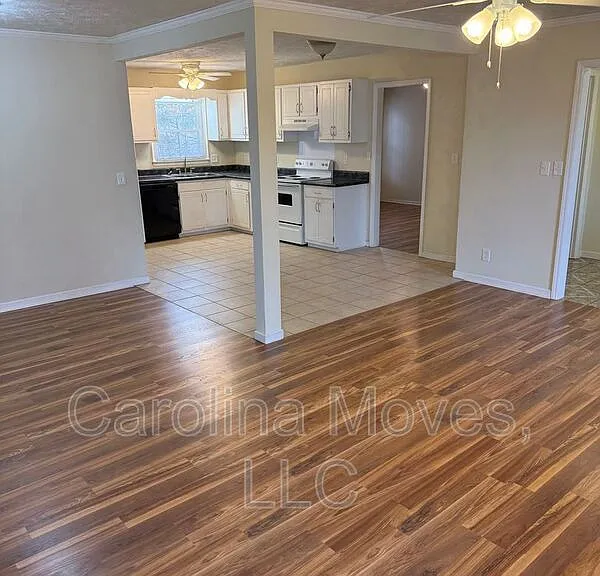 11 Cooperfield Ave — Photo 8
