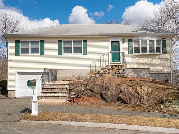 2nd image of 11 Emerald Dr