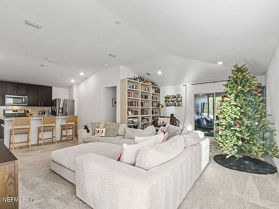 5th image of 13717 BROOKWATER Drive