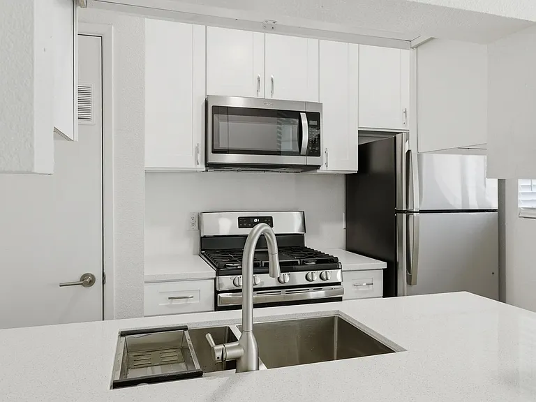 6301 Nightingale St — Photo 1