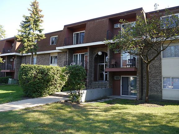 3rd image of 555 Hill Dr #9-304