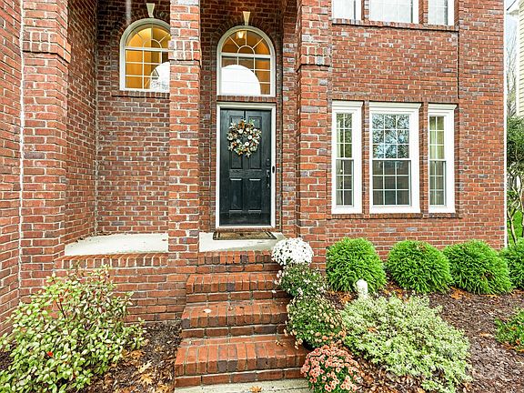 2nd image of 6147 Garamond Ct