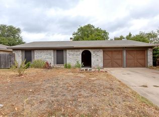504 Normandy Ln, Saginaw, TX 76179