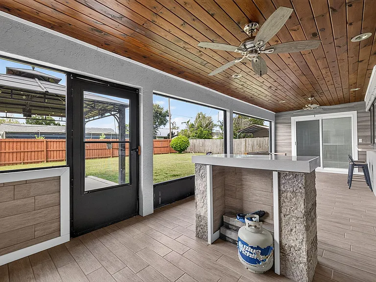 825 SE Starflower Ave — Photo 36