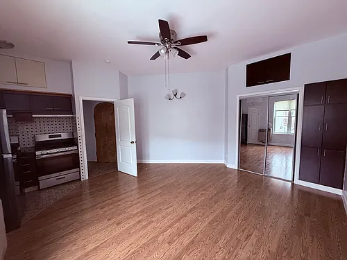 3015-25 N Milwaukee Ave #211 Photo 1