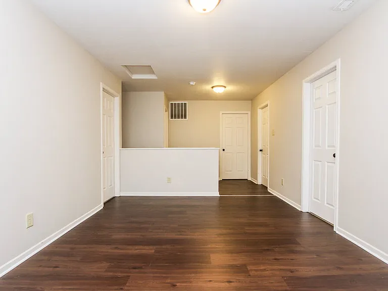 1351 Brooks Dr — Photo 7