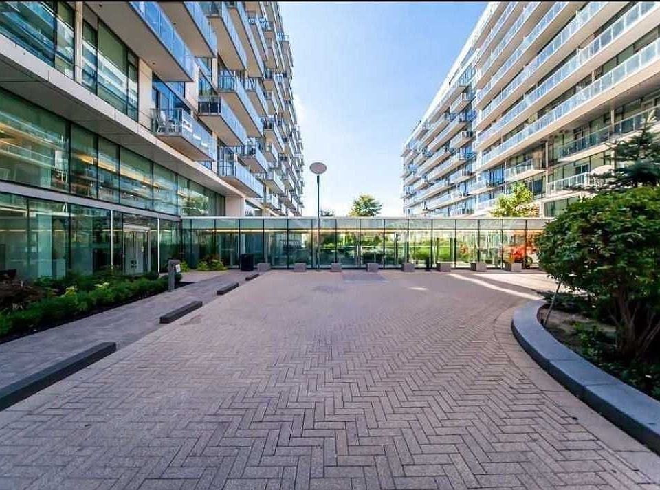2nd image of 39 Queens Quay E #336
