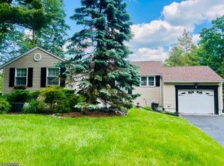 3 Fairway Trl, Sparta, NJ 07871